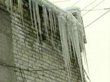 В Казани женщина убита упавшей с балкона глыбой льда
