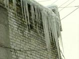 В Казани женщина убита упавшей с балкона глыбой льда В Казани женщина убита упавшей с балкона глыбой льда
