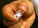 Группе ученых из Принстонского университета удалось нанести отпечаток пьезоэлектрических кристаллов на совместимый с живыми тканями эластичный материал