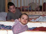 Это далеко не первый случай массового отравления в этом интернате, однако, несмотря на требования местных врачей, он так и не был закрыт Это далеко не первый случай массового отравления в этом интернате, однако, несмотря на требования местных врачей, он так и не был закрыт