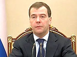 Медведев  смягчает наказание за экономические преступления