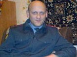 Как выяснило издание Life News, это был оперативный дежурный УВД по городу Химки, прапорщик Владимир Ш., ему 41 год. В свой выходной он отправился в лотерейный клуб, что на улице Железнодорожной в Сходне Как выяснило издание Life News, это был оперативный дежурный УВД по городу Химки, прапорщик Владимир Ш., ему 41 год. В свой выходной он отправился в лотерейный клуб, что на улице Железнодорожной в Сходне