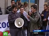 Греческие коммунисты захватили здание минфина, борясь за 14-ю зарплату Греческие коммунисты захватили здание минфина, борясь за 14-ю зарплату