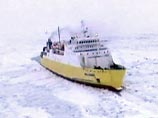 Ледоколы освободили из ледового плена паром Amorella с тысячей пассажиров на борту