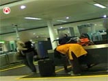 Голландский журналист провез "коктейль Молотова" через два аэропорта