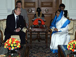 Премьер-министр РФ Владимир Путин, который находится в Индии с рабочим визитом, встретился с президентом Индии Пратибхой Патил