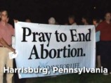 Кампания "40 дней за жизнь" проводится в десятках городов по всем США - активисты проводят молитвенные пикеты у клиник, где делают аборты