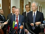 ЕР обвинила "Справедливую Россию" в утопизме и думает лучше сотрудничать с "Яблоком" ЕР обвинила "Справедливую Россию" в утопизме и думает лучше сотрудничать с "Яблоком"