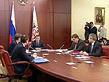 Медведев решил увольнять чиновников, плохо исполняющих его поручения