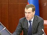 Медведев решил увольнять чиновников, плохо исполняющих его поручения. А доклад не с ноутбука даже не стал слушать