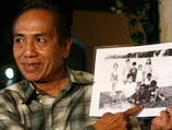 В сети опубликованы фотографии с изображением маленького Барака Обамы, когда он еще ребенком, под именем Барри Соэторо (фамилия его отчима), жил с семьей в Индонезии в Джакарте
