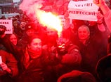 Активисты Федерации автовладельцев России, собравшиеся во второй половине дня в субботу в Москве на Зубовском бульваре, перекрыли Садовое кольцо