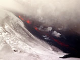 В Исландии введен режим ЧС в связи с извержением вулкана, дремавшего 200 лет