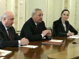 Россия выделяет на поддержку Абхазии 10 миллиардов рублей Россия выделяет на поддержку Абхазии 10 миллиардов рублей