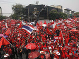 Тысячи демонстрантов сегодня прибыли в качестве подкрепления в таиландскую столицу, где проходят массовые акции протеста оппозиции, требующей роспуска парламента и объявления даты новых выборов