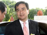 Премьер-министр Таиланда Апхисит Вечачива согласен на прямые переговоры с руководством оппозиционного движения "краснорубашечников" и свое личное участие в них