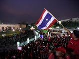 "Краснорубашечники", сторонники свергнутого военным переворотом 2006 года премьер-министра Таиланда Таксина Чинавата, считают, что демократия в Таиланде не была полностью восстановлена за годы, прошедшие после переворота