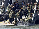 Обнаружить живых на затонувшем южнокорейском корвете пока не удалось