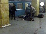 Теракты в московском метро, произошедшие в минувший понедельник, в случае подтверждения версии о "чеченском следе" нанесут болезненный удар по тандему Путин-Медведев, пишут иностранные СМИ