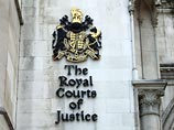Высокий суд Лондона отказался отклонить иск известного бизнесмена Бориса Березовского к другому российскому предпринимателю Роману Абрамовичу