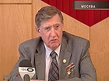 Плакатный скандал перекидывается на Питер: депутаты-коммунисты требуют почтить "гениального полководца" Сталина Плакатный скандал перекидывается на Питер: депутаты-коммунисты требуют почтить "гениального полководца" Сталина