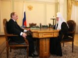 В ходе беседы с предстоятелем РПЦ глава правительства сообщил о том, что подписал 18 распоряжений о передаче Церкви культовых зданий и сооружений. Путин также поблагодарил Патриарха за ту поддержку, которую Церковь оказала пострадавшим в результате теракт В ходе беседы с предстоятелем РПЦ глава правительства сообщил о том, что подписал 18 распоряжений о передаче Церкви культовых зданий и сооружений. Путин также поблагодарил Патриарха за ту поддержку, которую Церковь оказала пострадавшим в результате теракт