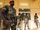 В четверг военнослужащие этой западноафриканской республики арестовали премьер-министра и сместили главнокомандующего вооруженными силами