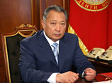 Курманбек Бакиев не намерен подавать в отставку с поста президента Киргизии, заявила Отунбаева. "Президент пытается на юге консолидировать электорат, чтобы продолжать защищать свои позиции", - сказала она