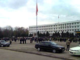 Киргизская оппозиция заняла здание администрации в городе Ош