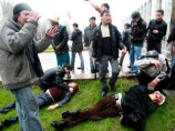 В Бишкеке зарезали лошадь и прочитали молитву в память о погибших во время столкновений