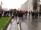 В Киргизии не дождались отставки президента: он отказался покинуть пост В Киргизии не дождались отставки президента: он отказался покинуть пост