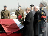 В воскресенье, 11 апреля, на смоленском аэродроме Северный прошла торжественная церемония прощания с президентом Польши Лехом Качиньским