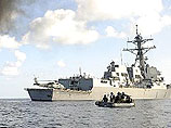 Российские моряки, отправленные бороться с сомалийскими пиратами, потренировались на американском военном корабле