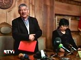 Азимбек Бекназаров сообщил, что власти приняли решение лишить Бакиева неприкосновенности
