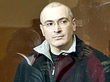 Платон Лебедев вместе с экс-главой ЮКОСа Михаилом Ходорковским обвиняются в хищении 350 млн тонн нефти