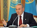 Агентство "Фергана.ру" передало, что Назарбаев, по словам Бакиева, предложил Астану в качестве площадки для переговоров с временным правительством Киргизии