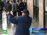 Сторонники Бакиева ворвались в здание администрации Джалал-Абадской области