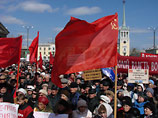 В Ангарске (Иркутская область) около 4 тысяч жителей города собрались на акцию протеста против завышенных тарифов на услуги ЖКХ и коррупции, люди высказывали также недоверие власти