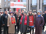 Поддержать ангарчан, которые протестуют уже девятый месяц, и поделиться своими проблемами приехали жители Черемхова, Усолья-Сибирского, Иркутска, Шелехова и Байкальска