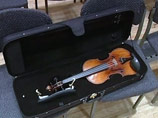 Нашлась "украденная" скрипка у скрипачки Мариинки - она забыла ее в отеле