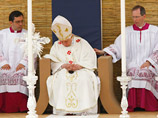 Папа задремал во время мессы