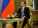 Президент России Дмитрий Медведев предупредил, что Москва будет выстраивать полноценное сотрудничество с новым руководством Киргизии только в случае проведения там выборов и создании легитимных институтов власти