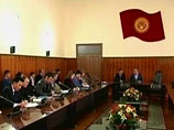 Бакиев заявил, что остается президентом Киргизии, а временное правительство назвал "бандой". В РФ его уже не признают