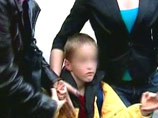 Москва приостановила  процедуры усыновления после вопиющего случая отказа приемной матерью Тори Хансен от усыновленного ею 7-летнего Артема Савельева и отправке ребенка без сопровождения самолетом на родину