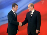 СМИ: выдвижение Медведева и Путина на выборах 2012 года приведет к расколу. Президент пошутил