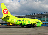 Самолет А-320 авиакомпании "Сибирь" (S7) совершил вынужденную посадку в аэропорту "Толмачево" (Новосибирск), пострадавших нет.