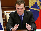 Президент РФ Дмитрий Медведев внес в Госдуму законопроект, который предоставляет дополнительные социальные гарантии российским дипломатам в странах со сложной общественно-политической обстановкой