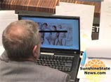 Газета Sunshine State News раздобыла эксклюзивный видеоматериал, изображающий члена Сената штата Флорида, республиканца от округа Брэдентон Майка Беннета, просматривающим порнографический материал на казенном компьютере в зале заседаний Сената