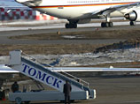 Лайнер, летевший из Москвы в Томск, поврежден ударом молнии