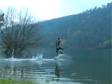 Бегуны по воде бросили вызов законам физики и возможностям человека (ВИДЕО) 